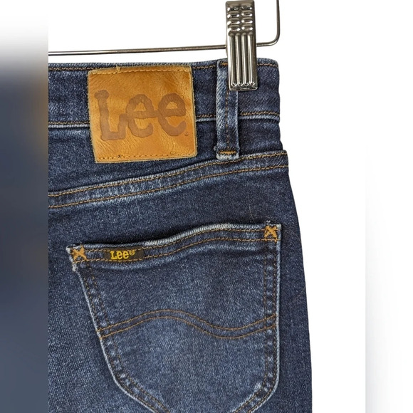 Lee Vintage Modern High Rise Flare Jeans Women’s Size 27 Dark Wash Denim - Picture 7 of 12